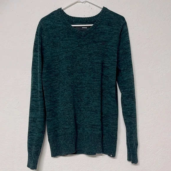 Hurley women’s sweater size medium 100% cotton v neck heavy sweater ribbed hem - Picture 1 of 8